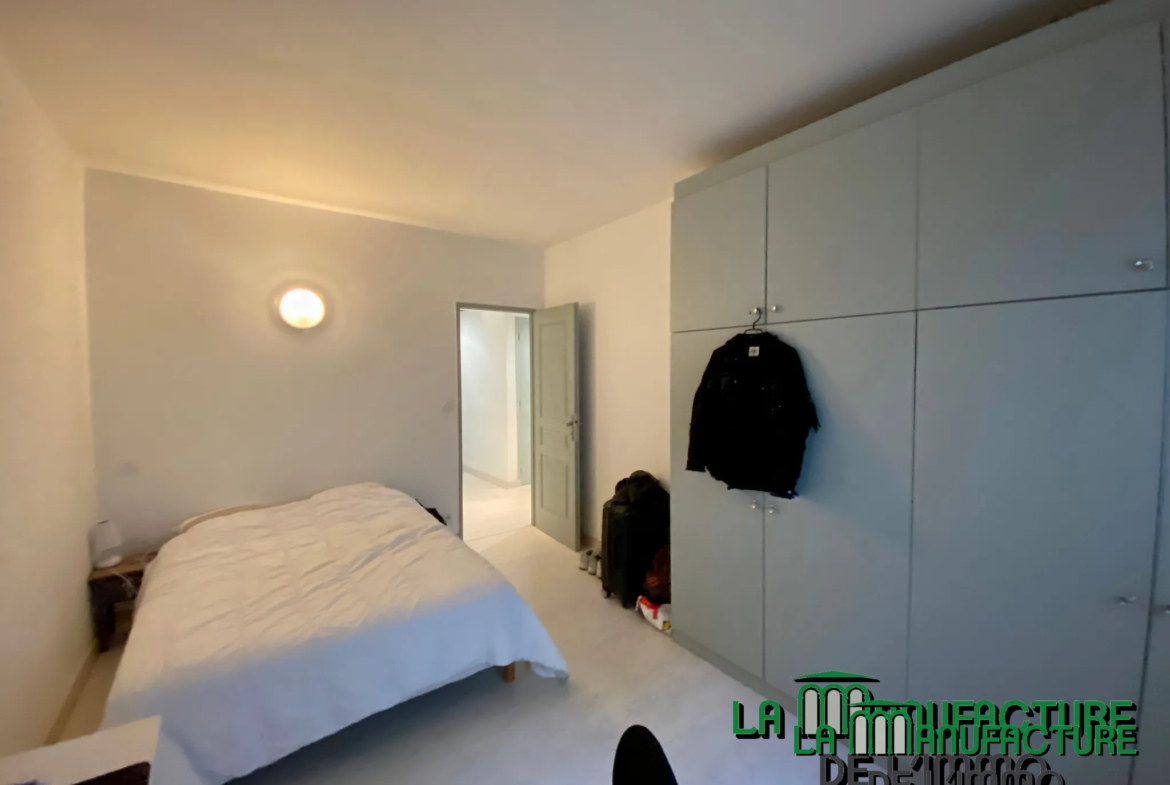 Appartement traversant lumineux à Saint-Étienne - Hypercentre 