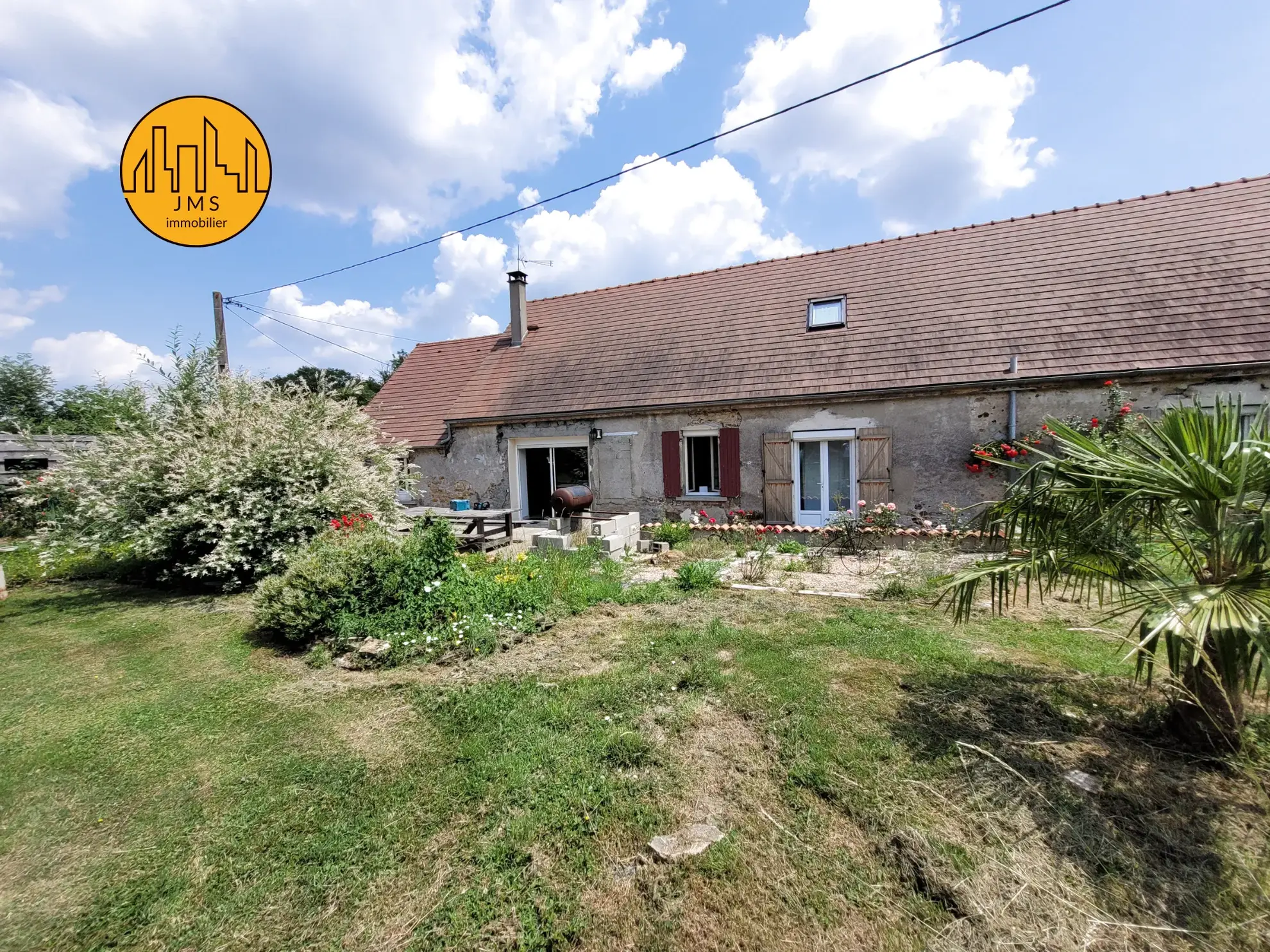 Longère rénovée à vendre à Tronget - 223650 € 