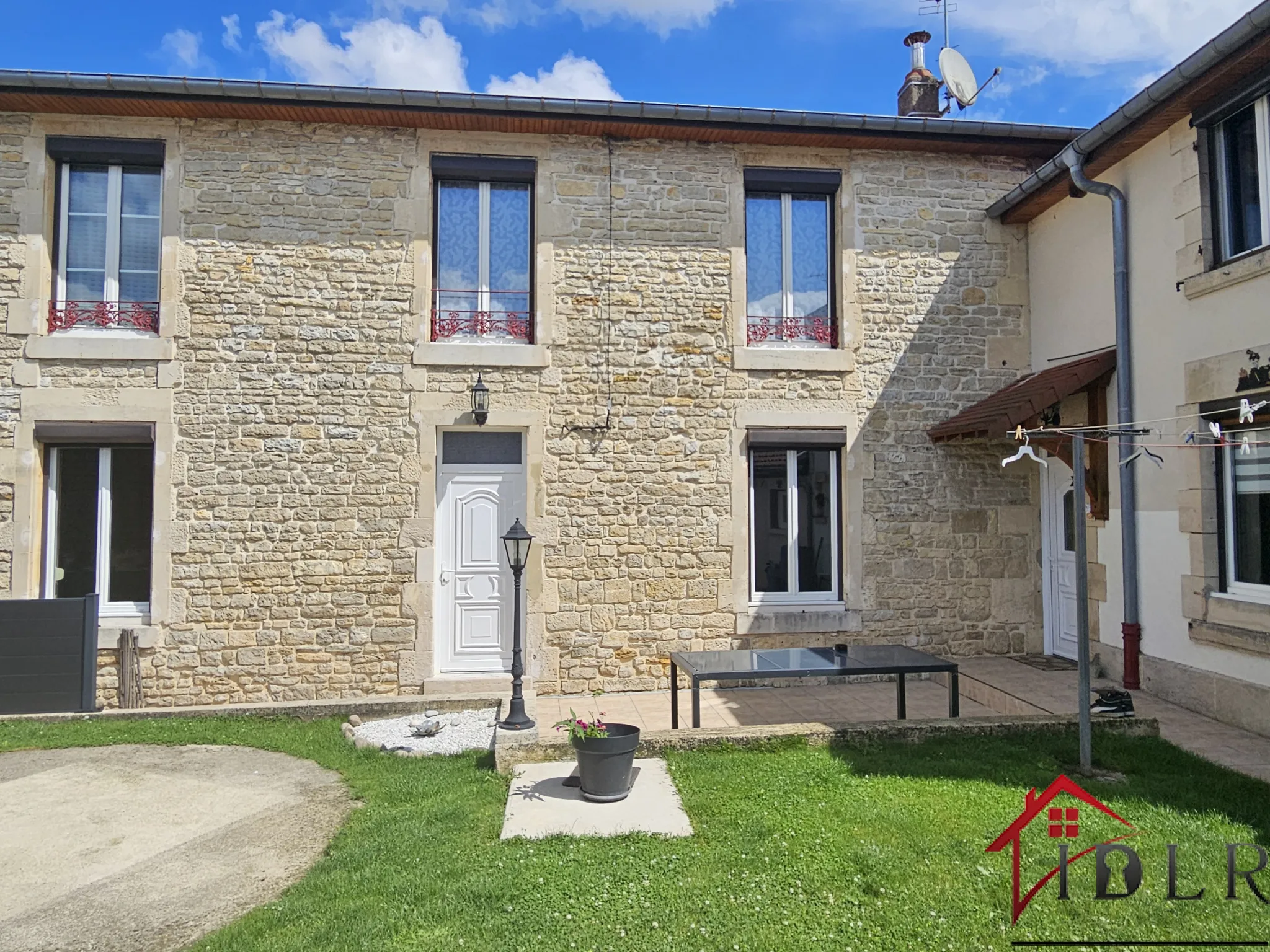 Maison mitoyenne à vendre à Wassy - 149 m² avec jardin 