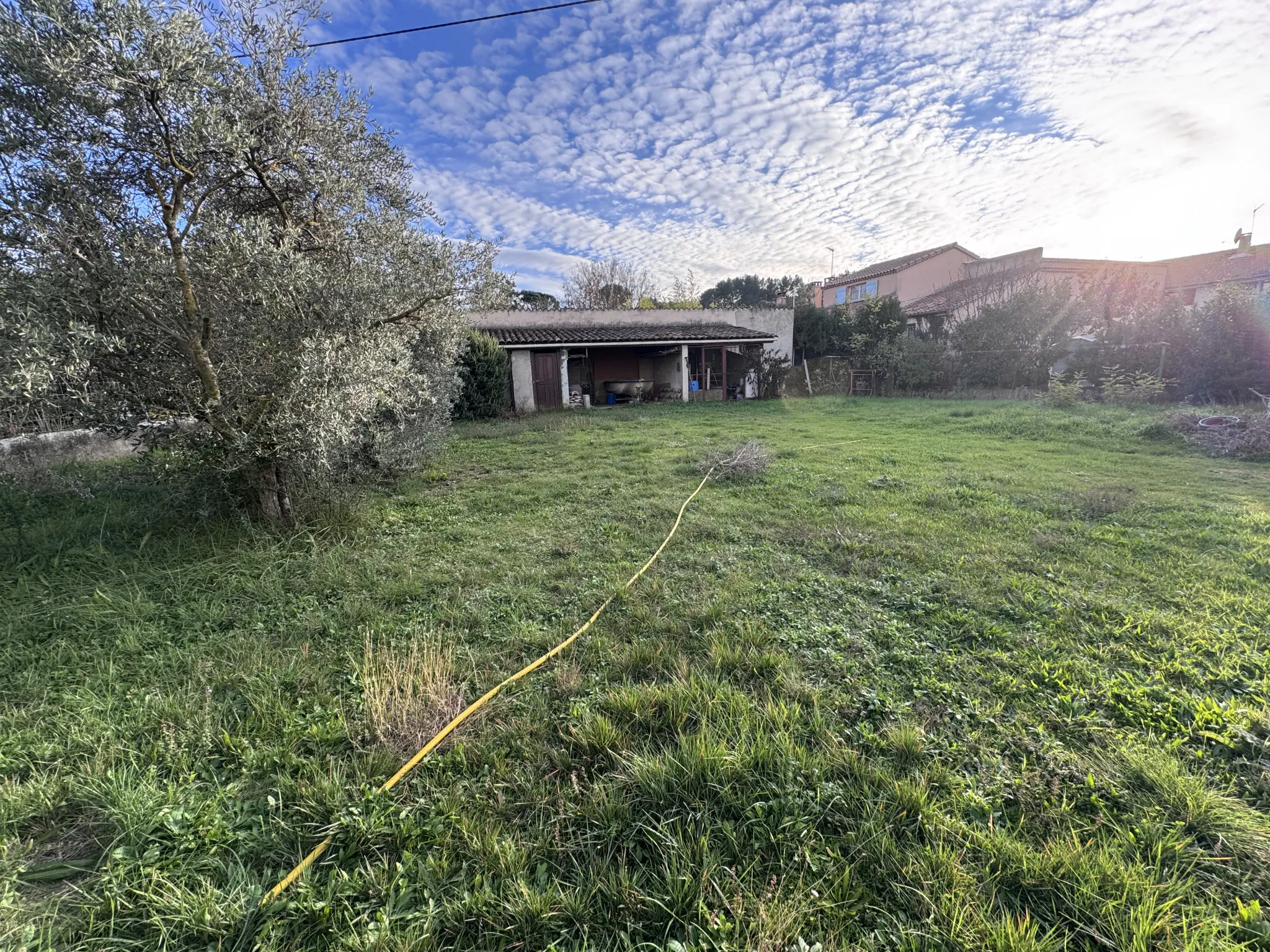 Terrain constructible à vendre sur Peyrolles-en-Provence 