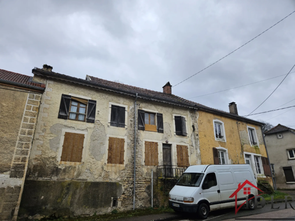 Maison à rénover F5 avec cour à Vignory sur 170 m²