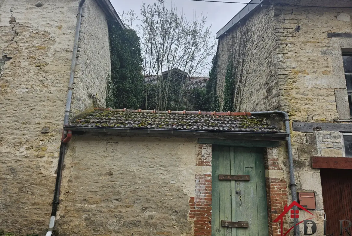 Maison à rénover F5 avec cour à Vignory sur 170 m² 