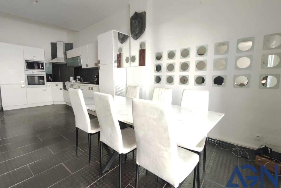 À vendre : appartement T4 duplex de 92,91 m² à Agde 