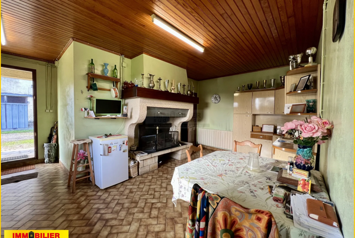 Maison en Pierre à Illats avec Vue Imprenable sur les Vignes 