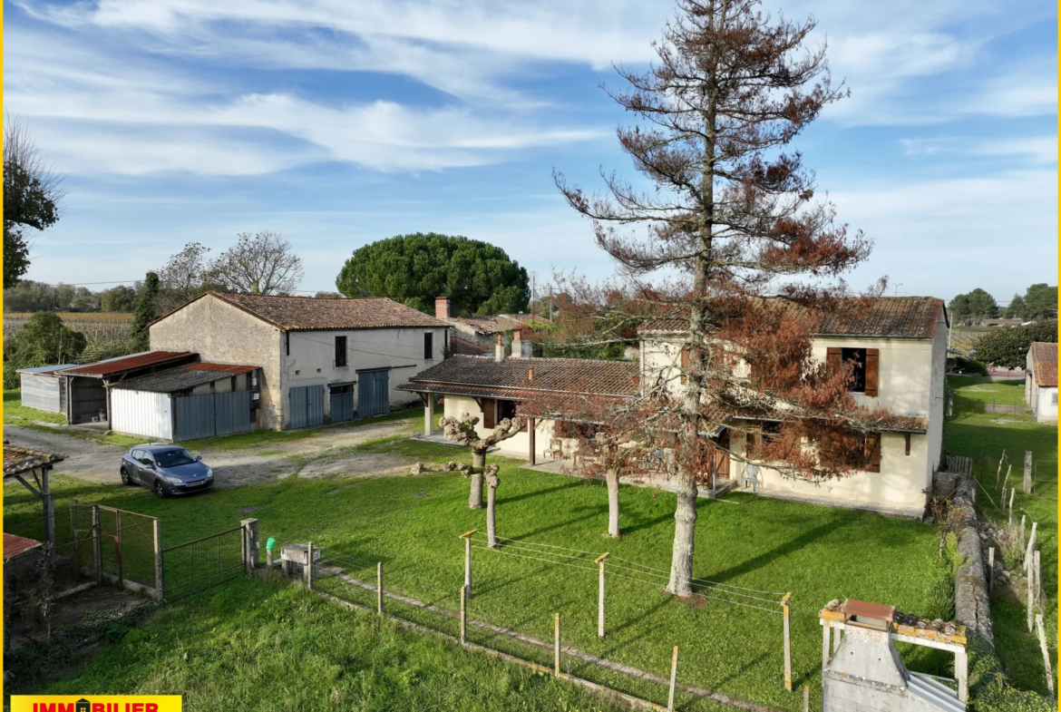 Maison en Pierre à Illats avec Vue Imprenable sur les Vignes 