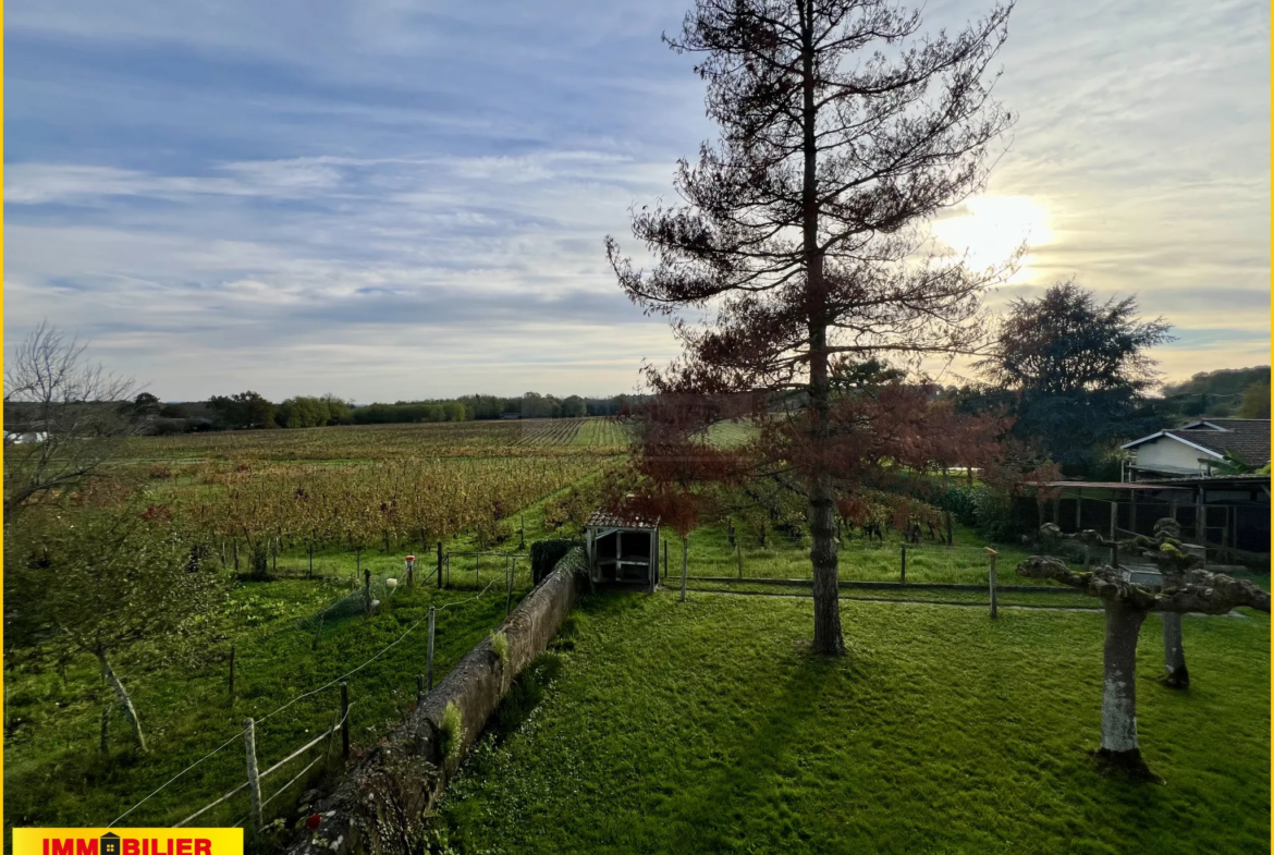 Maison en Pierre à Illats avec Vue Imprenable sur les Vignes 