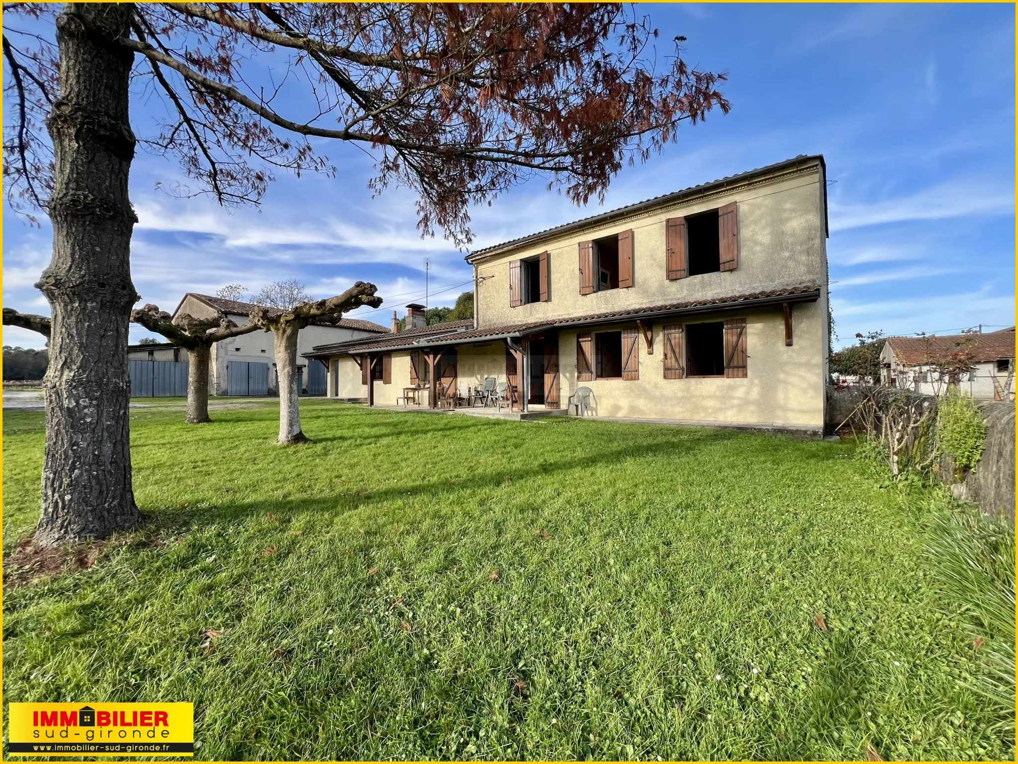 Maison en Pierre à Illats avec Vue Imprenable sur les Vignes 