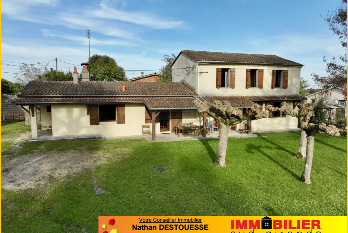 Maison en Pierre à Illats avec Vue Imprenable sur les Vignes 