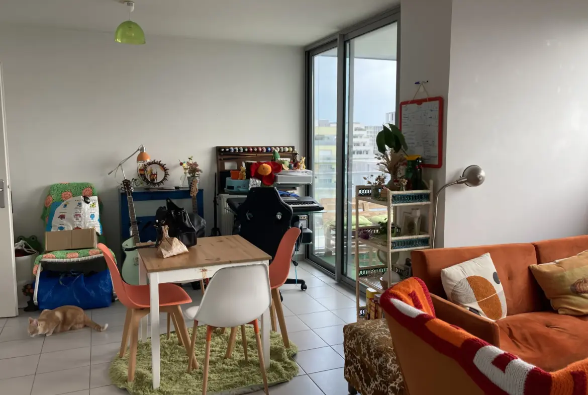 Charmant appartement T2 de 49 m² à Bordeaux avec balcon 