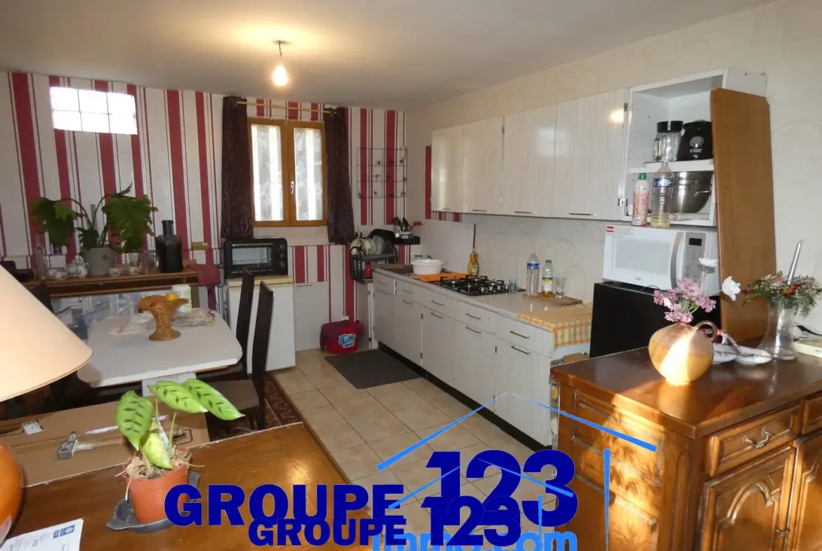 Maison 3 chambres à vendre à Arces-Dilo, 119 000 EUR 