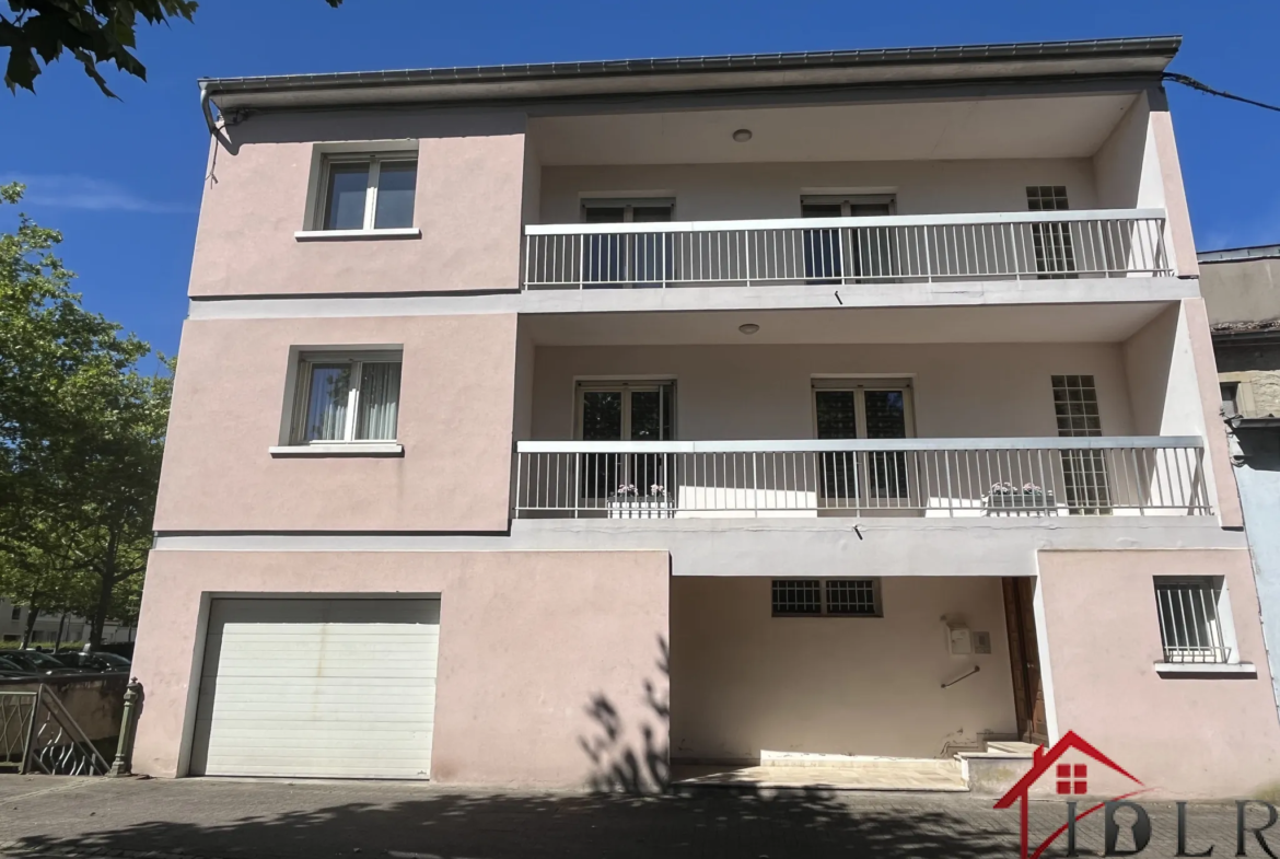 Maison d'habitation avec deux appartements à vendre à Bourbonne les Bains 