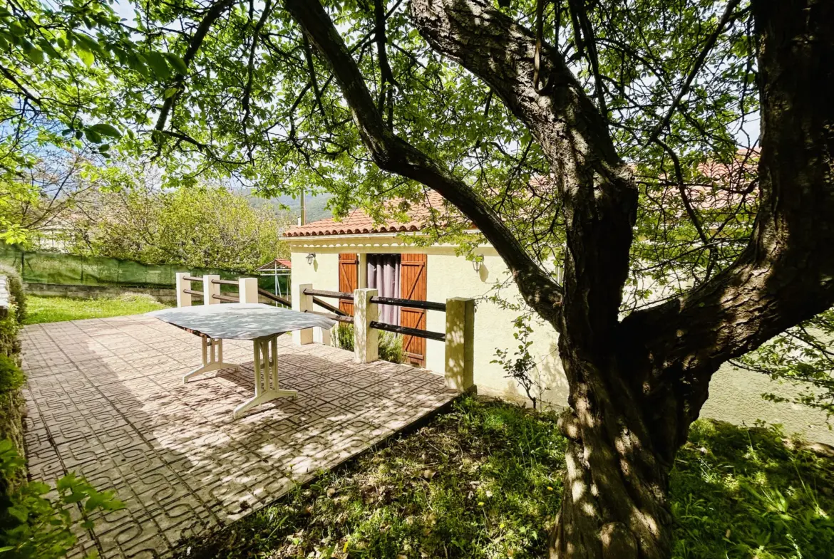 Maison de plain pied à vendre à Arles sur Tech avec jardin et garage 