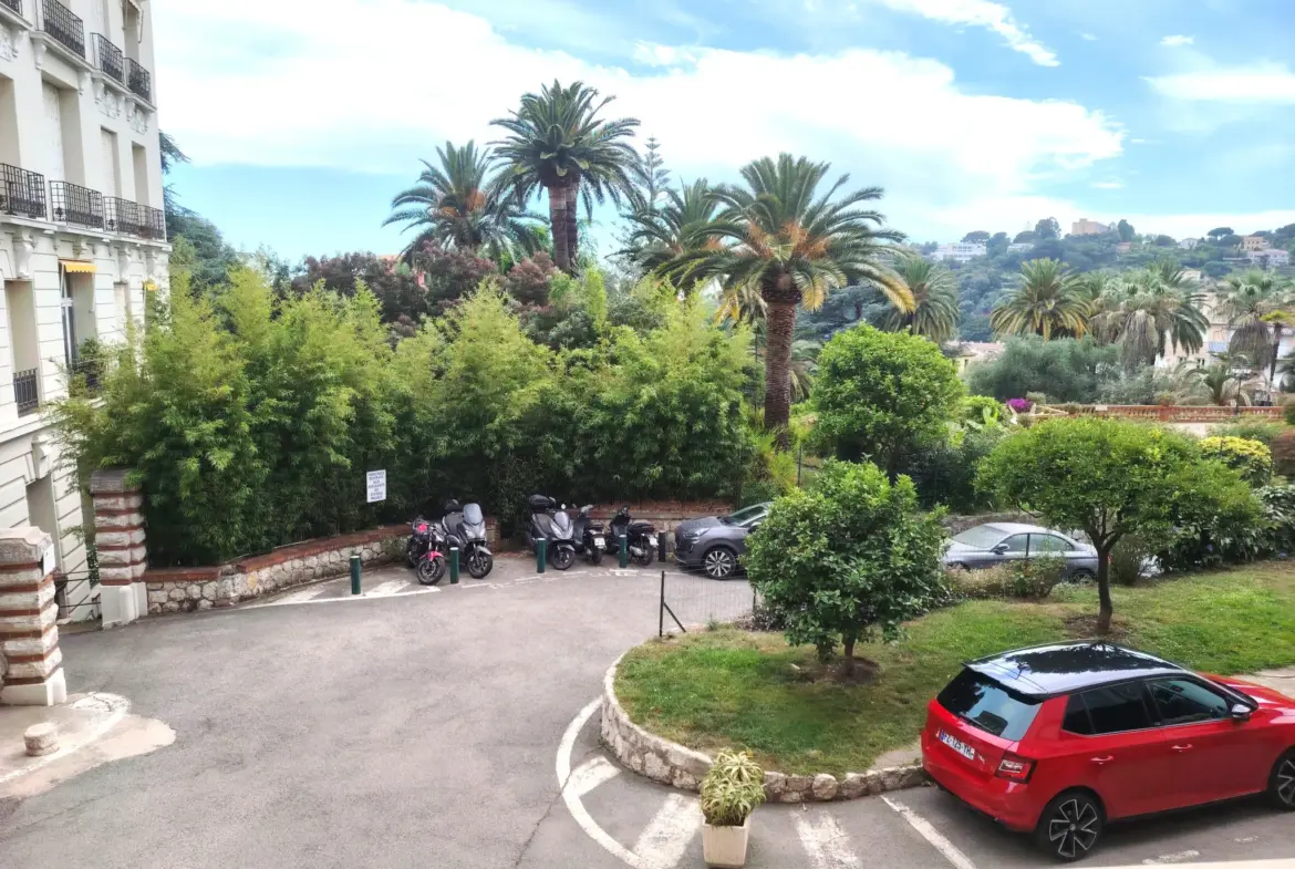 Appartement à rénover à Menton dans un ancien palace 