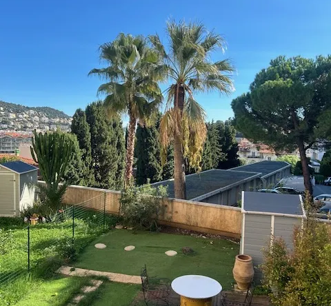 Grand appartement à vendre à Nice avec terrasse et parking