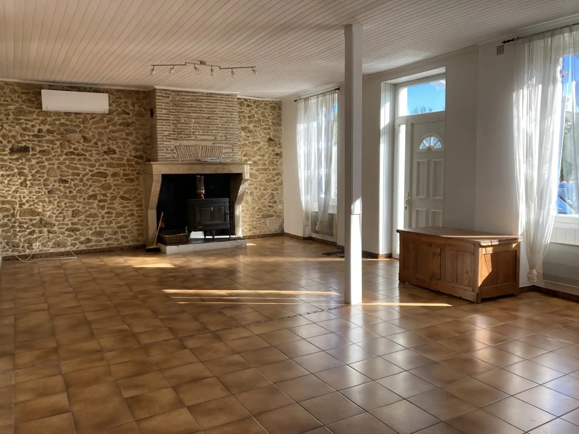 Charmante maison en pierre de 169 m² à St Symphorien 