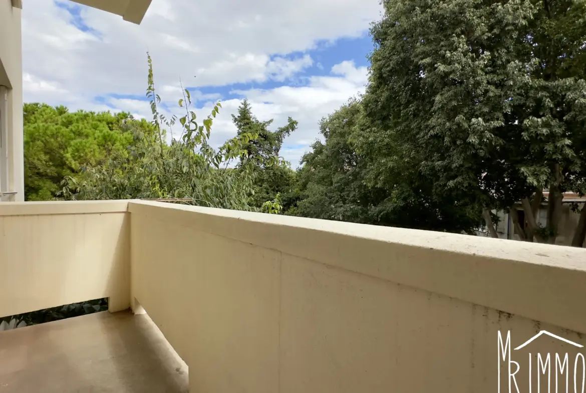 À vendre : Appartement T3 rénové à la place Carnot, Montpellier 