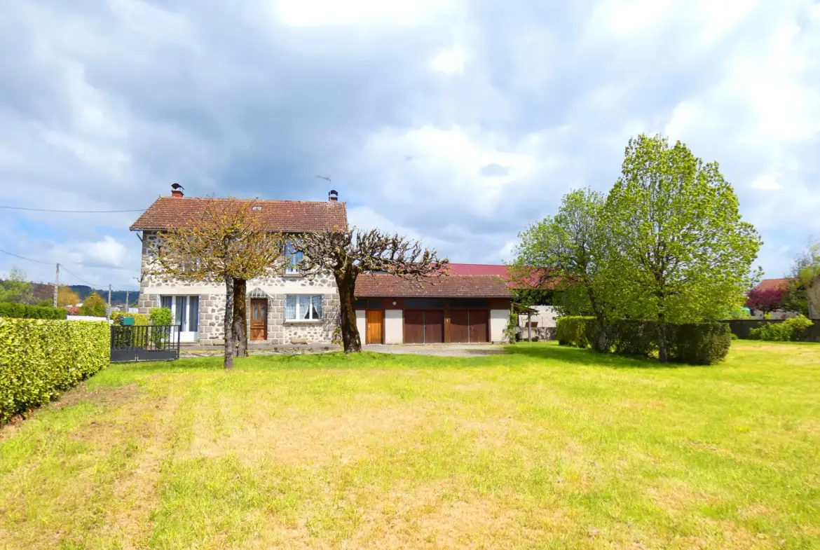 Maison en Pierre à Aurillac avec Terrain de 1700 m² 