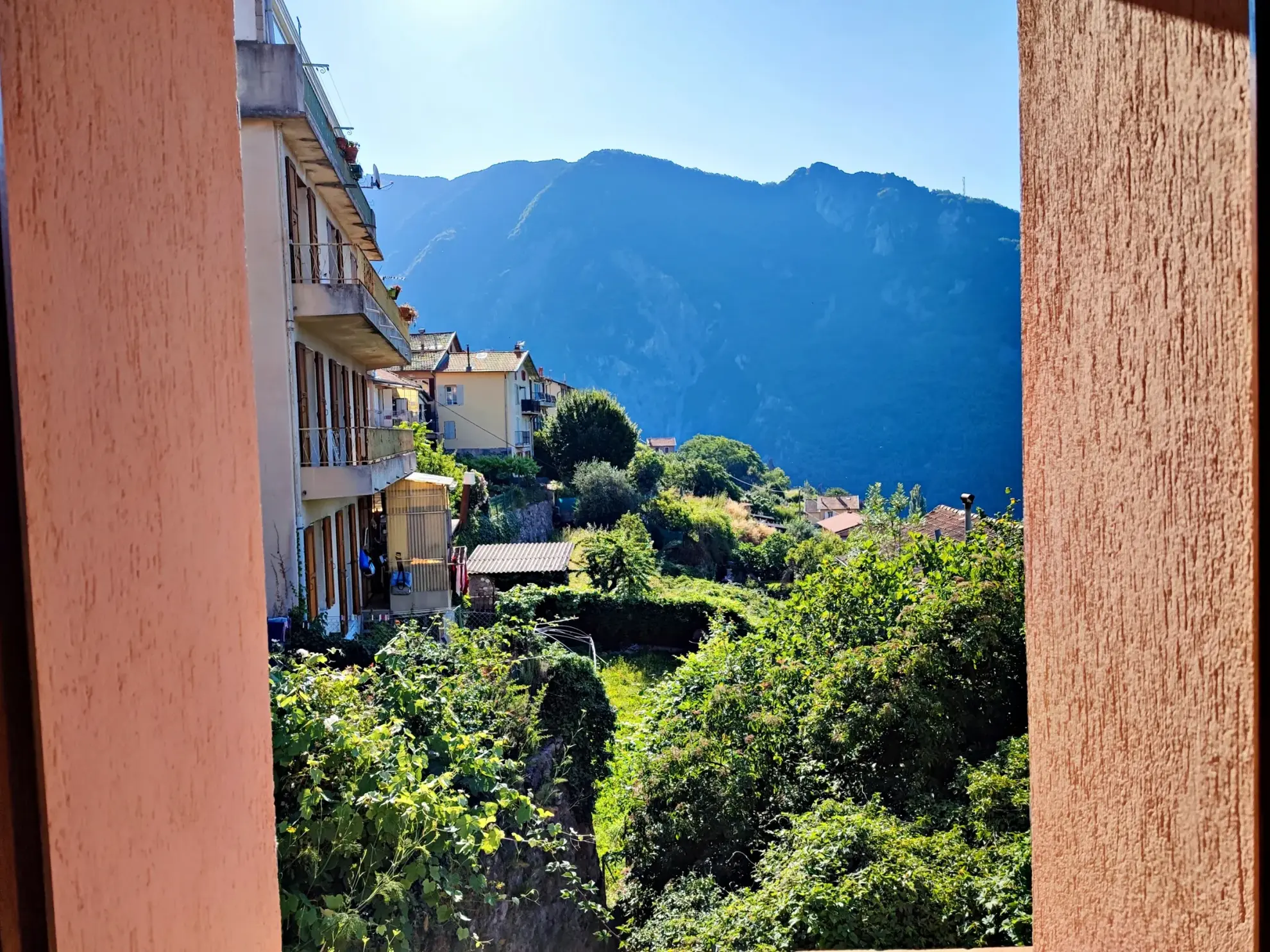 À vendre : Maison F4 à Belvédère avec balcon et cave 