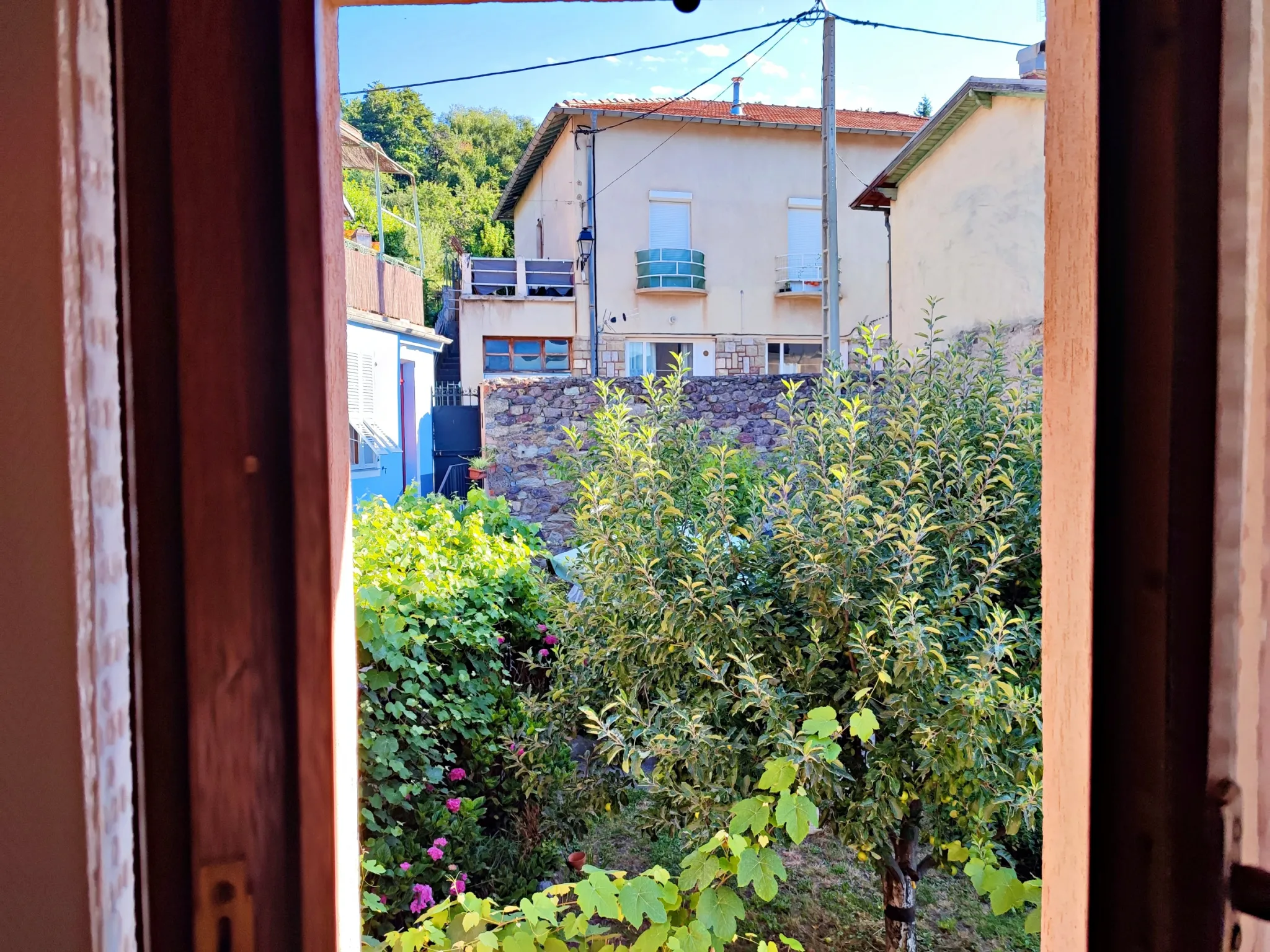 À vendre : Maison F4 à Belvédère avec balcon et cave 