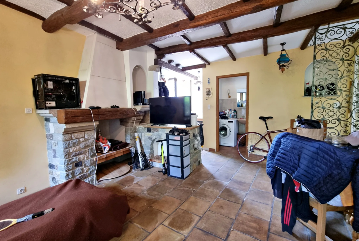 À vendre : Maison F4 à Belvédère avec balcon et cave 