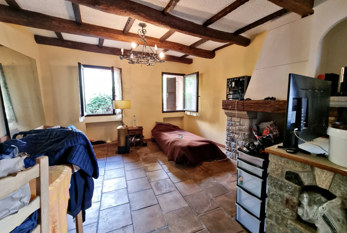 À vendre : Maison F4 à Belvédère avec balcon et cave 