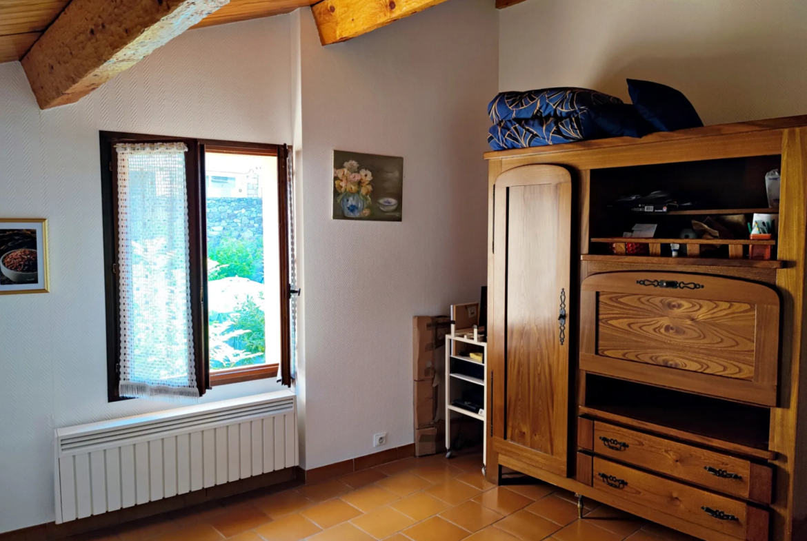 À vendre : Maison F4 à Belvédère avec balcon et cave 