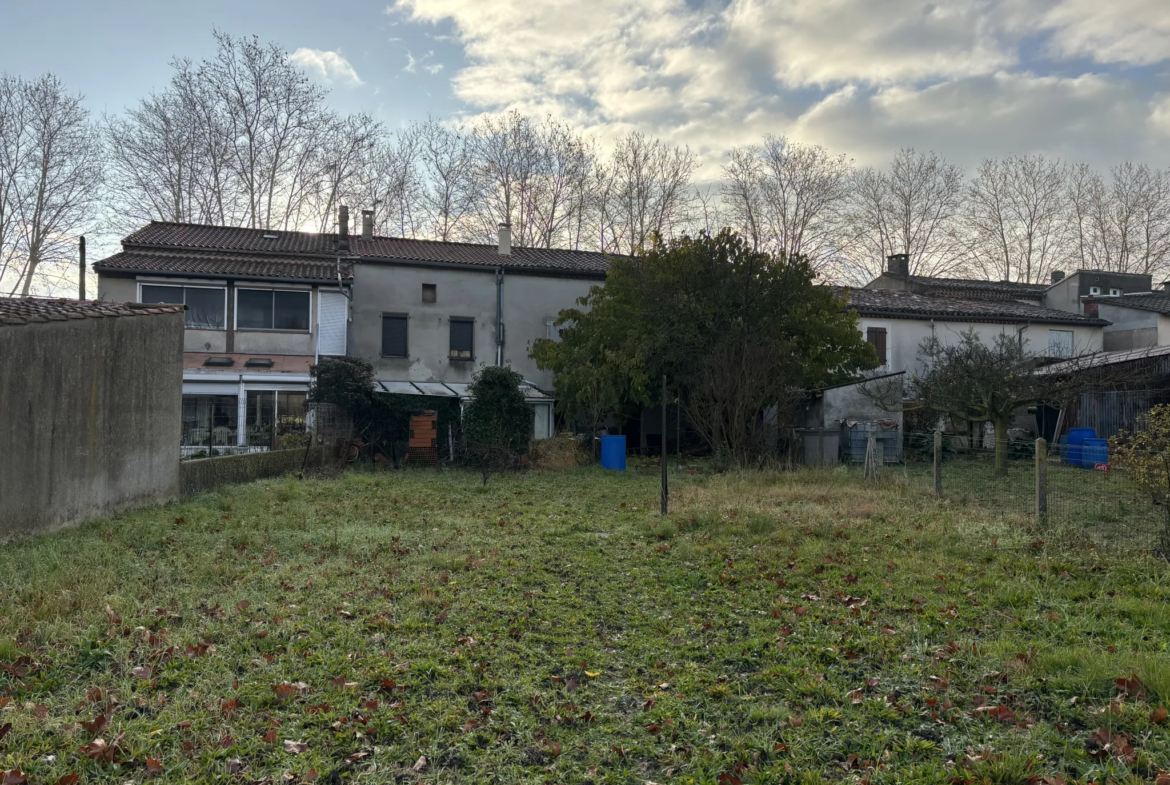 Ensemble immobilier à rénover à Labruguière 