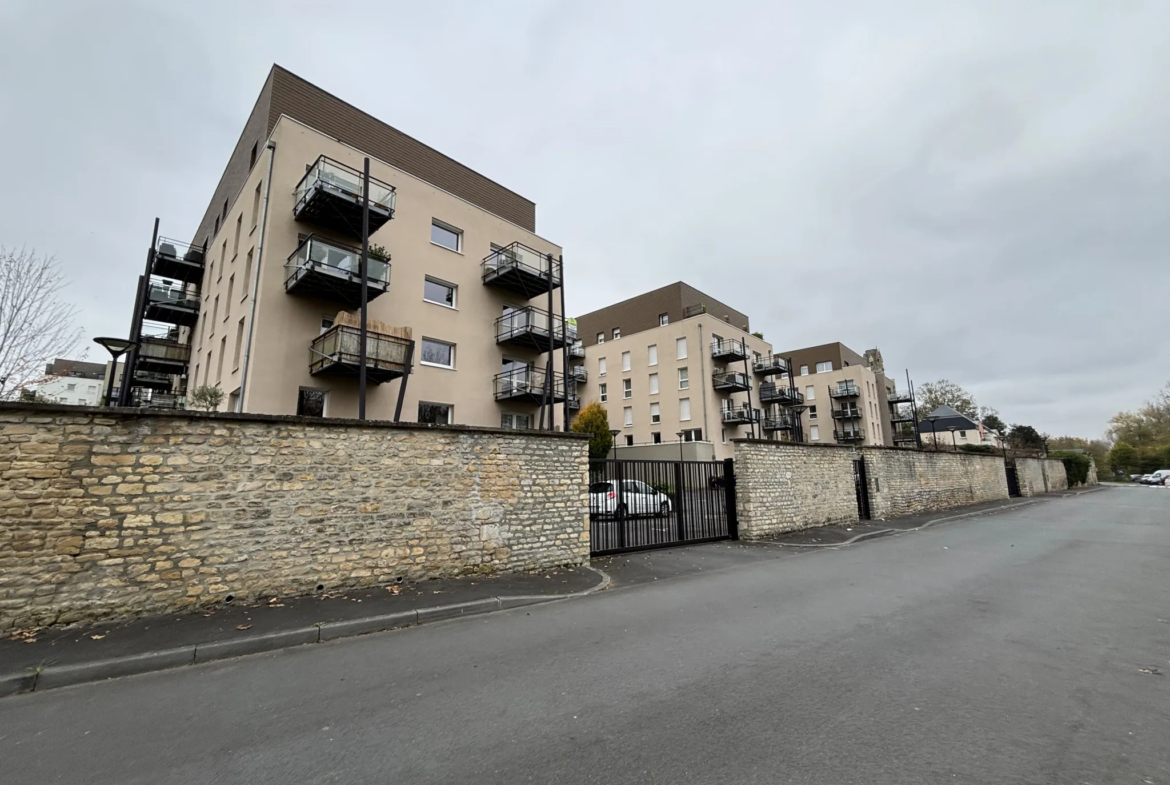 À vendre : Appartement F3 lumineux à Herouville Montmorency avec balcon 