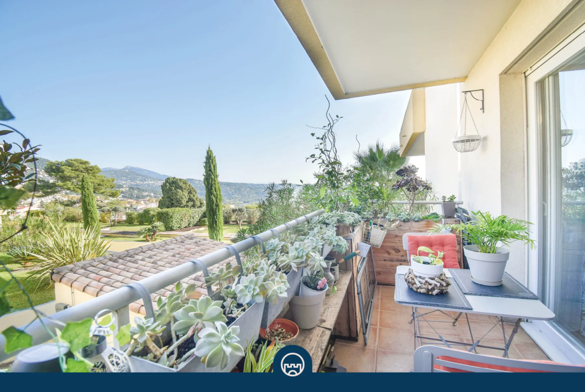 Appartement T2 rénové de 48 m² à Grasse avec balcon 