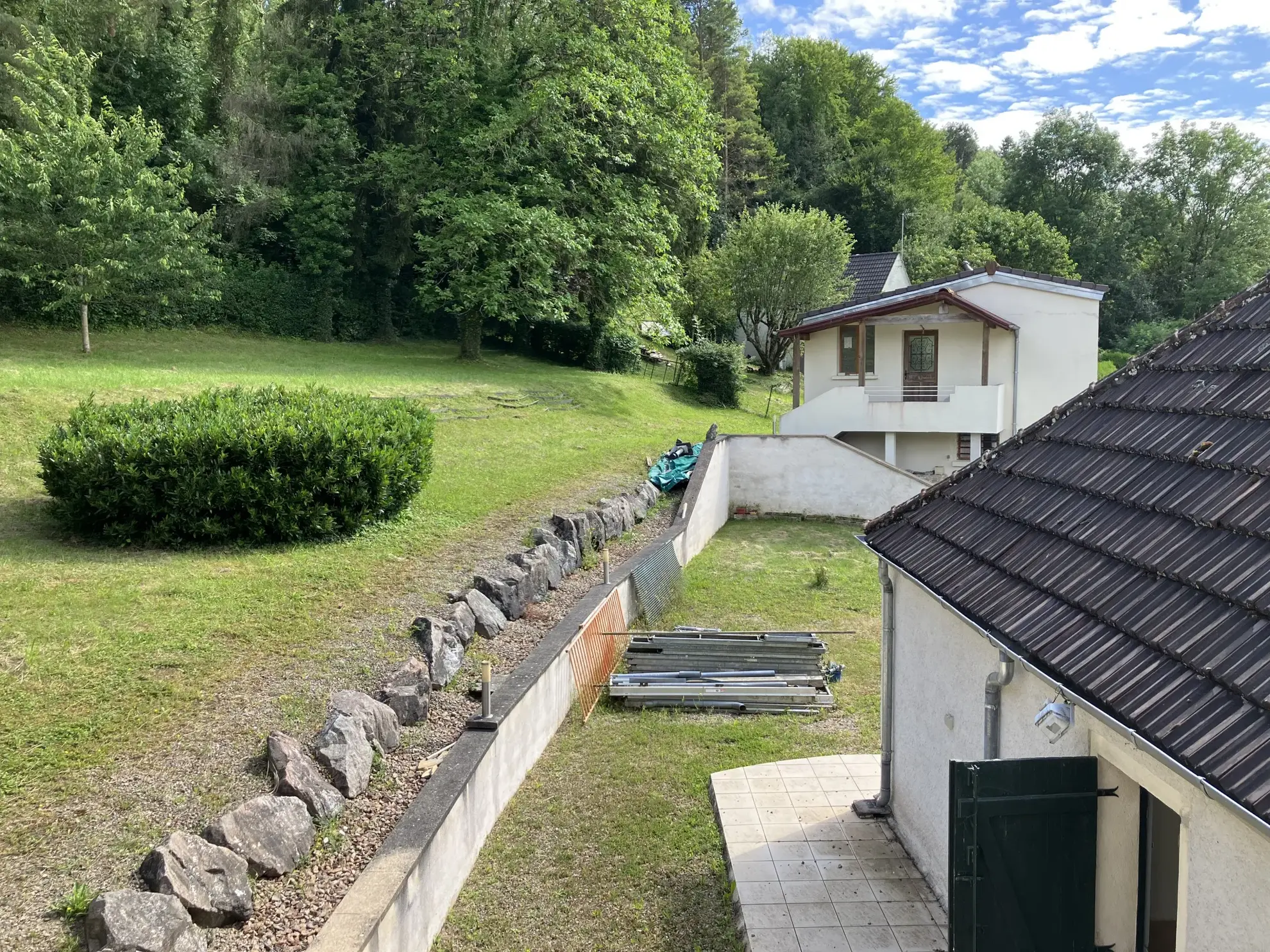 Charmante longère au bord de la Nièvre à Dompierre sur Nièvre 