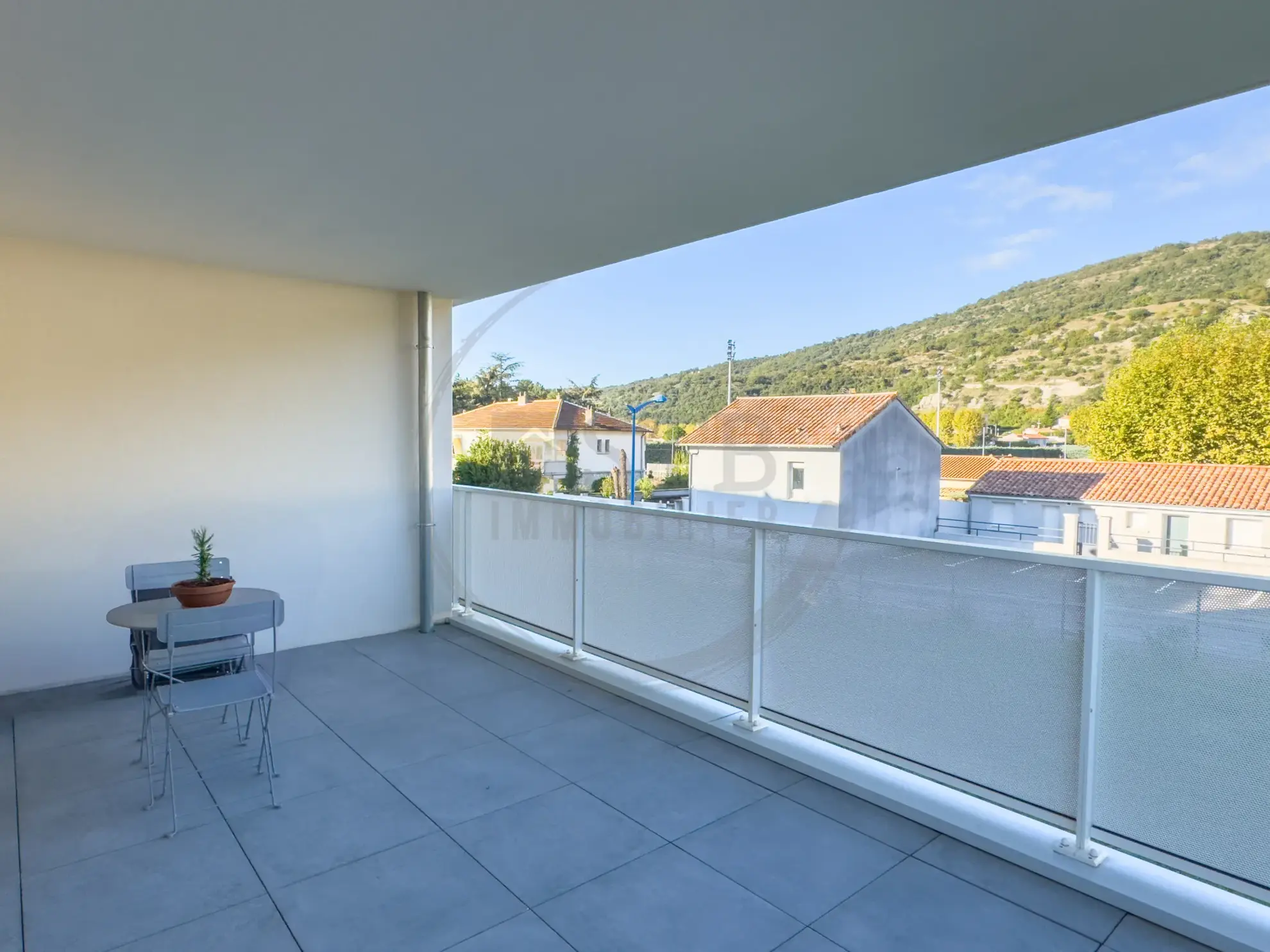 Appartement moderne de 71 m² au Pouzin avec garage et terrasse 