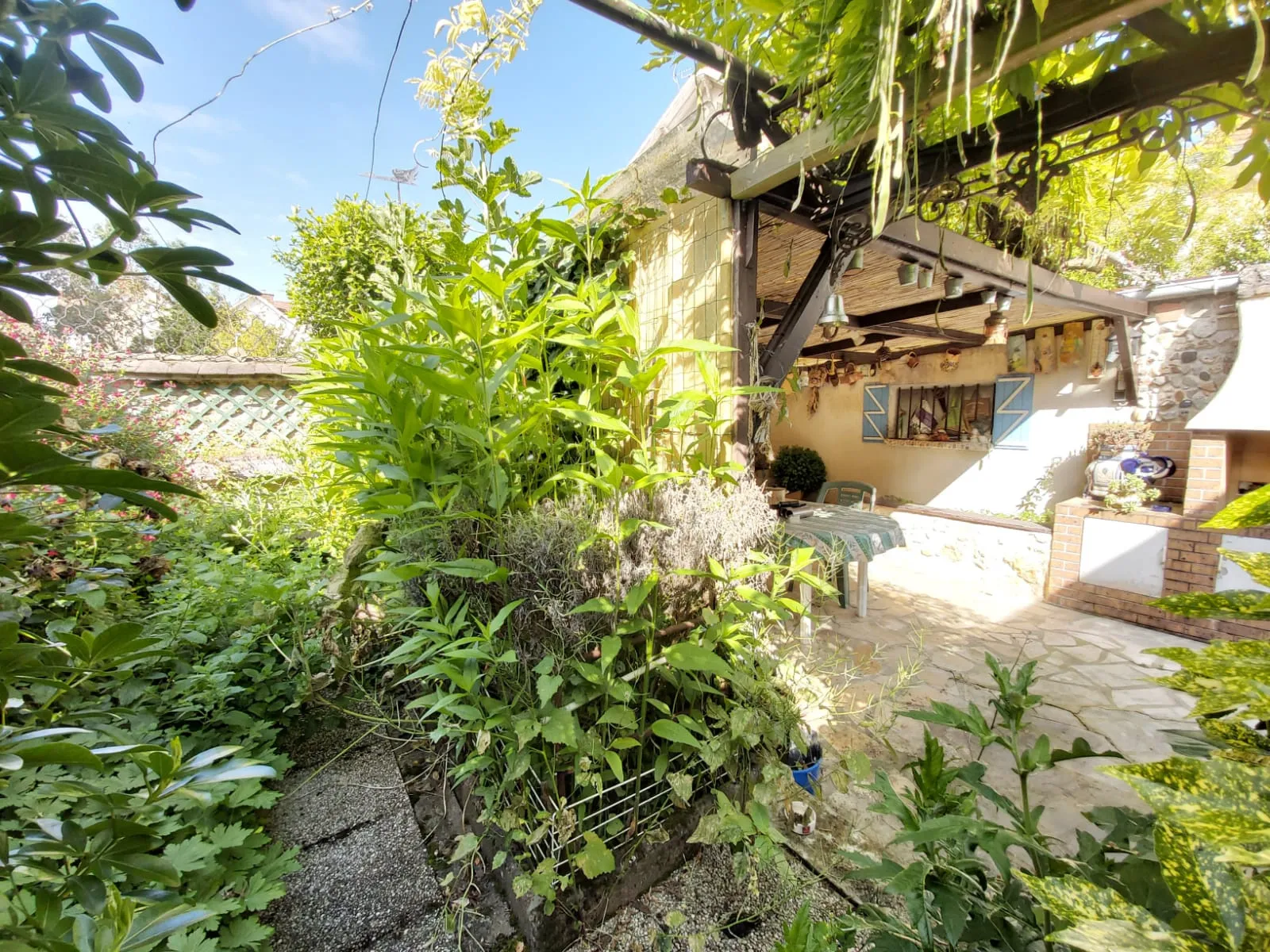 Maison à vendre à Melun - 5min de la gare - Jardin, Sous-sol, Garage 