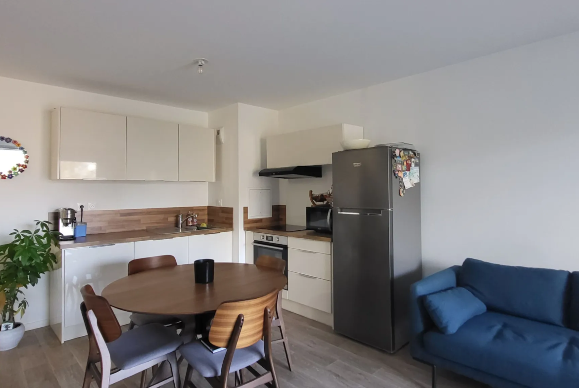 À vendre : Charmant T2 de 49m² à Lille avec balcon 