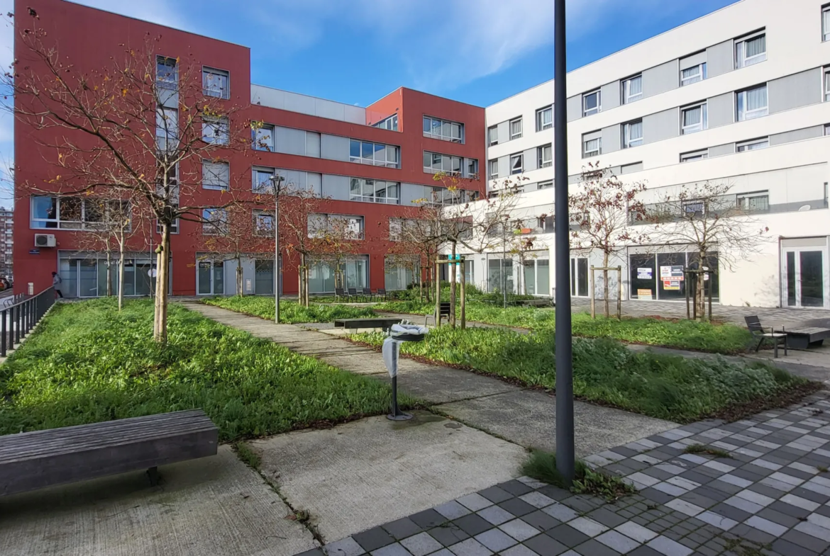 À vendre : Charmant T2 de 49m² à Lille avec balcon 