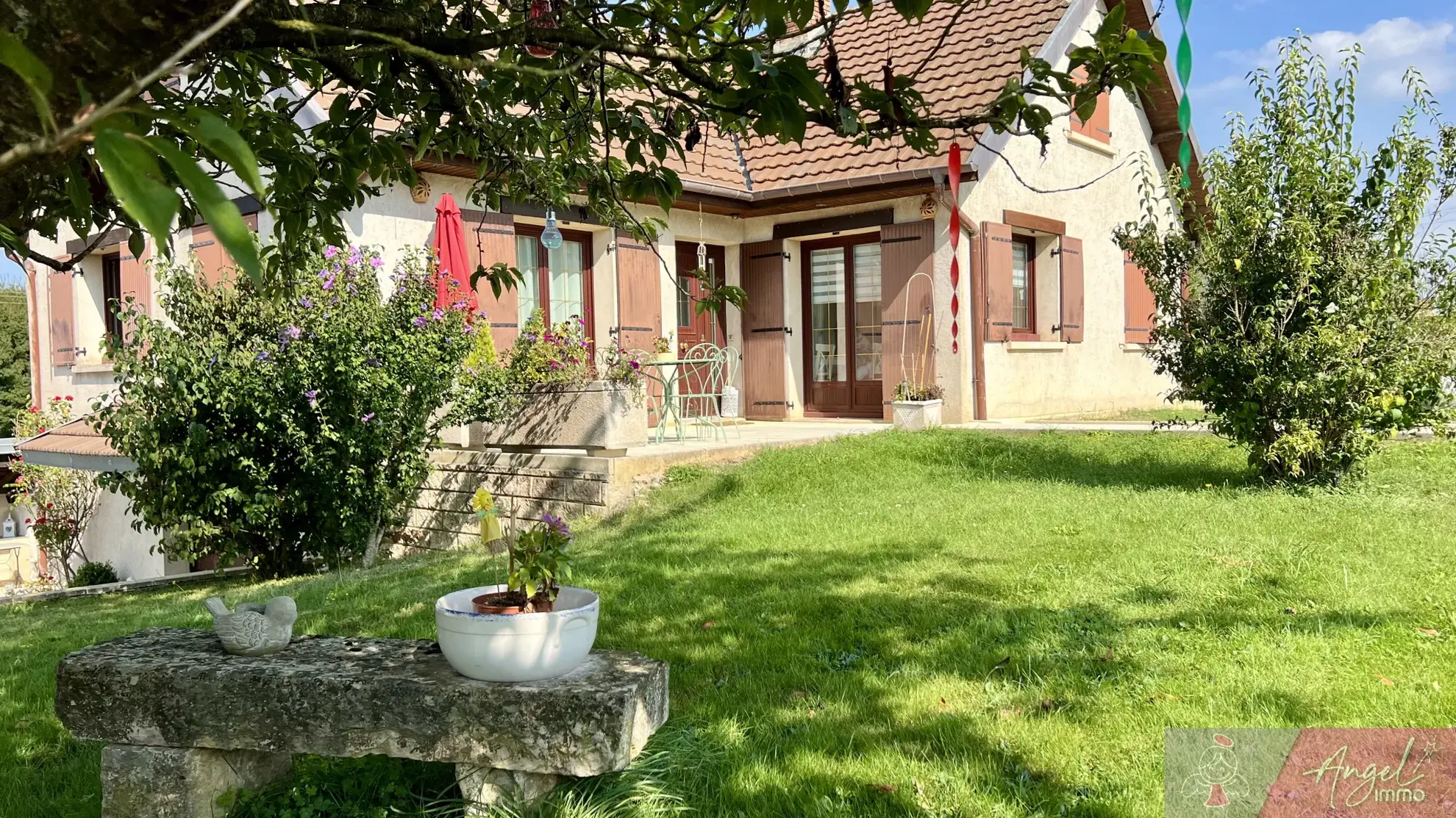 Maison individuelle sur sous-sol à Lavangeot - 249 000 € 