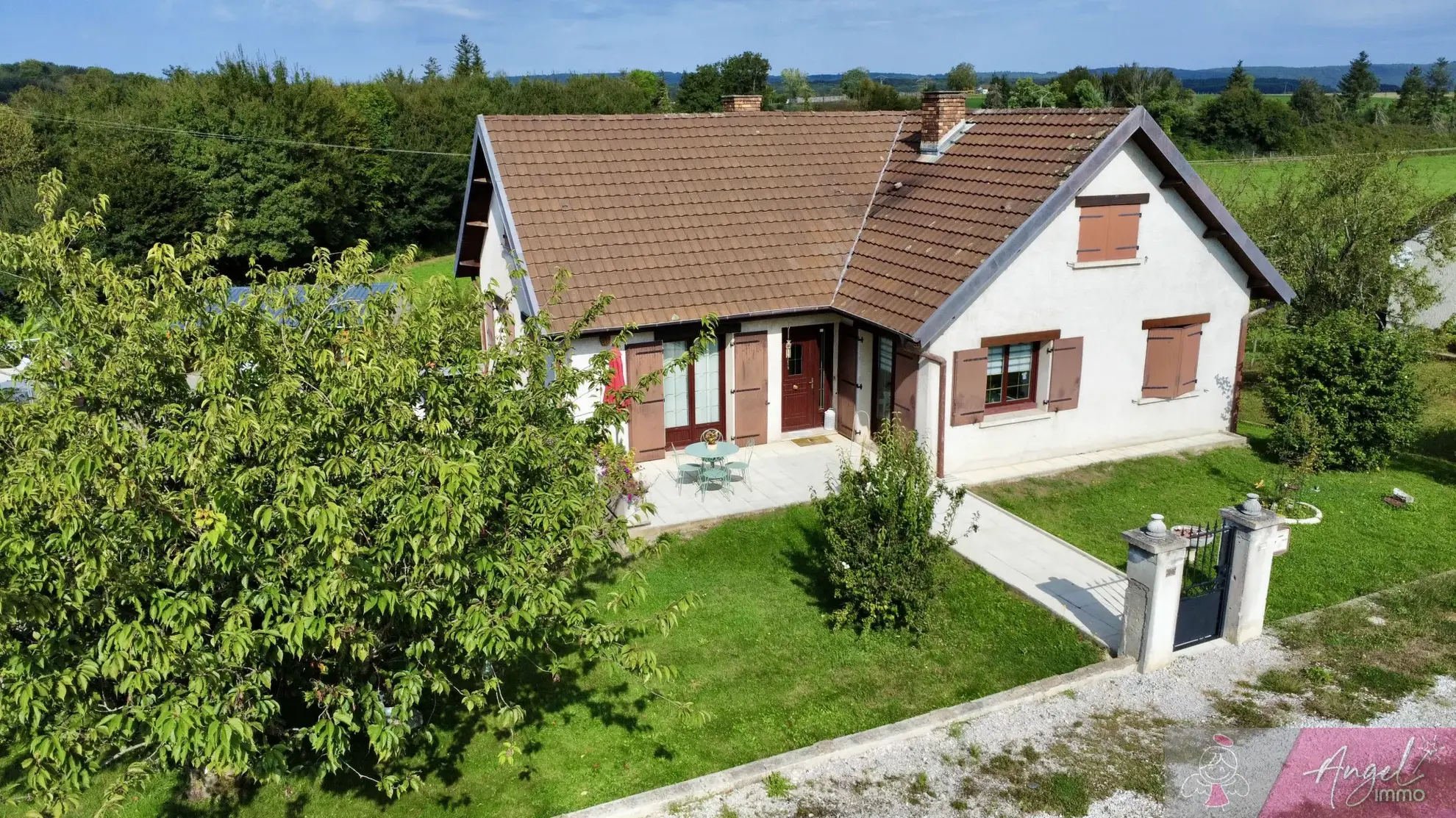 Maison individuelle sur sous-sol à Lavangeot - 249 000 € 