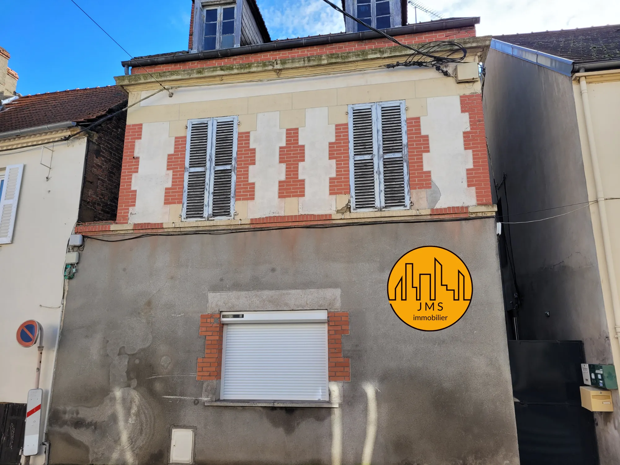 Maison à rénover à Moulins avec grand potentiel 