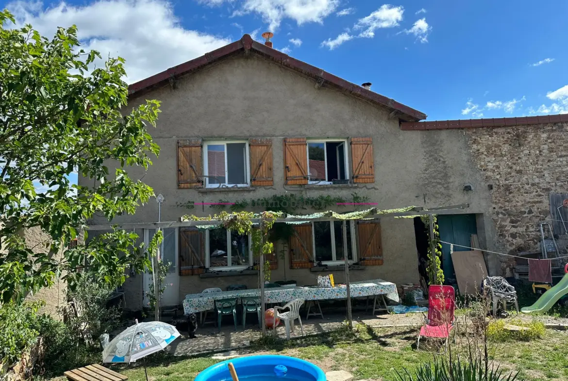 Maison familiale à Neulise avec jardin et dépendance 