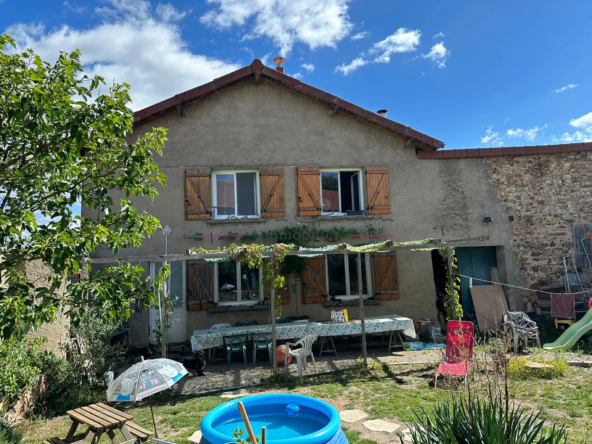 Maison familiale à Neulise avec jardin et dépendance