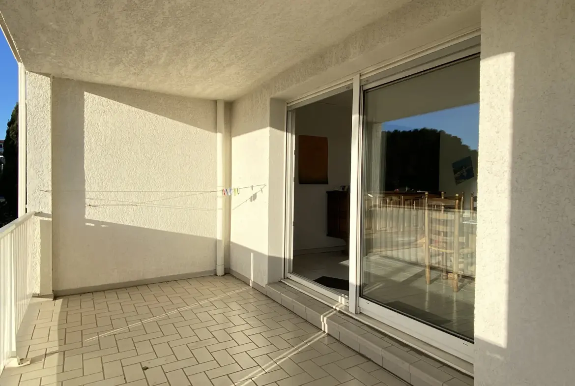 Appartement T3 avec Terrasse et Garage à Saint-Gaudérique, Perpignan 