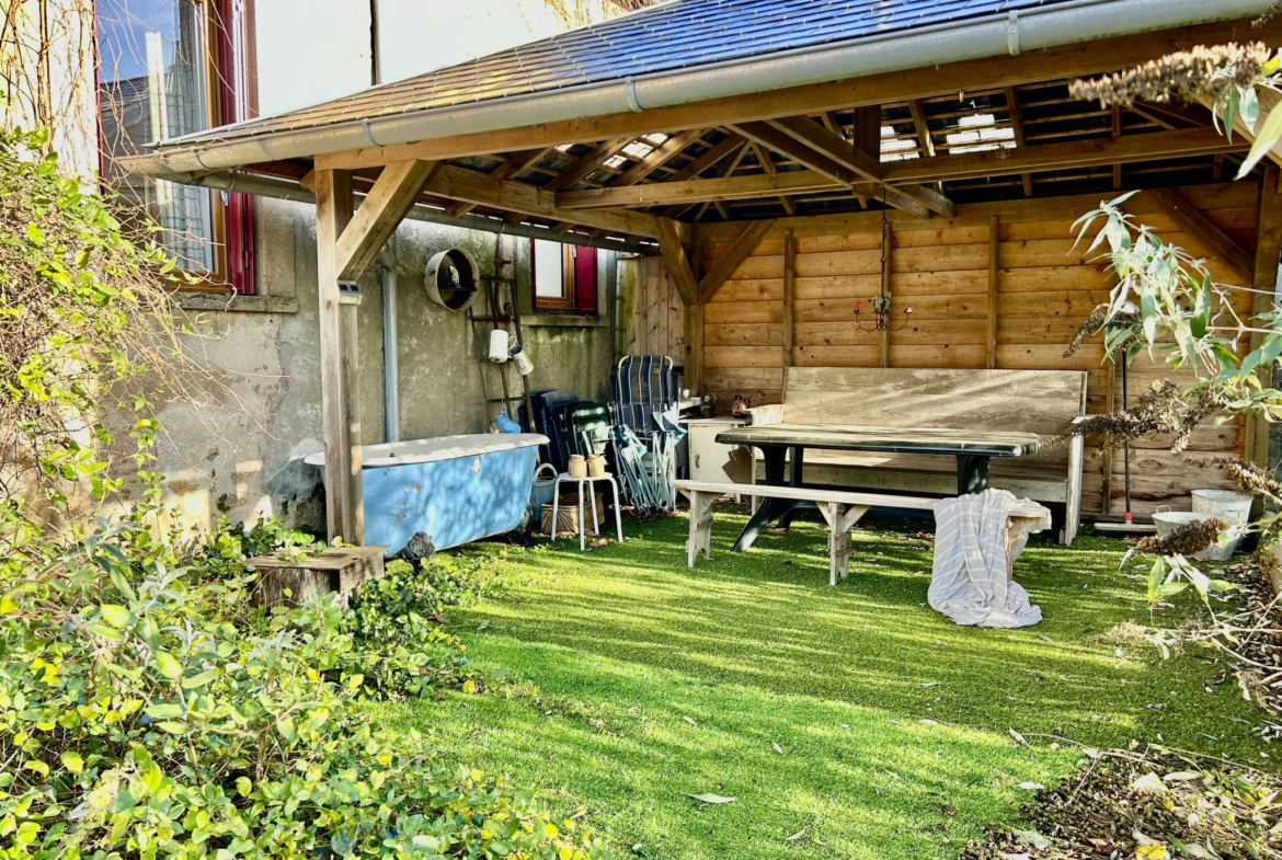 Longère en pierre avec gîte indépendant à Ouroux-en-Morvan 