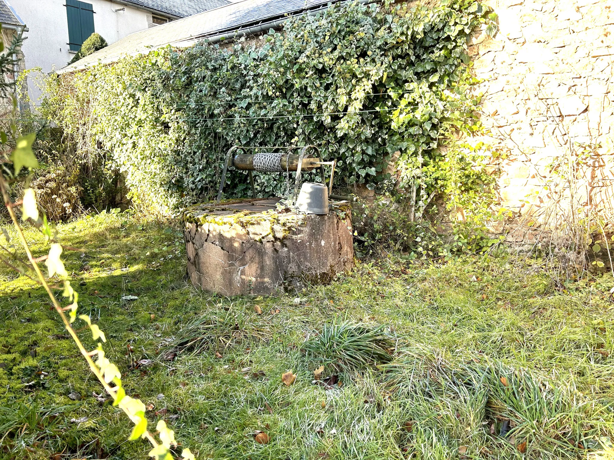 Longère en pierre avec gîte indépendant à Ouroux-en-Morvan 