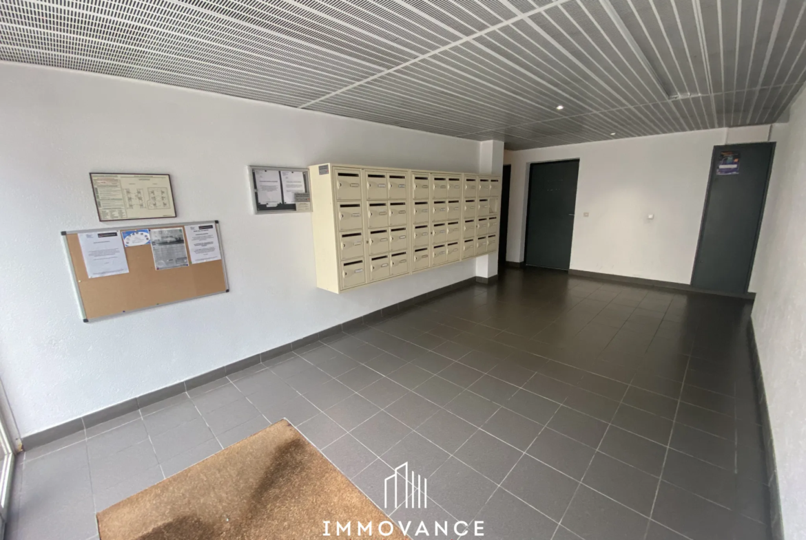 Studio rénové de 19m² avec place de parking à Montpellier 