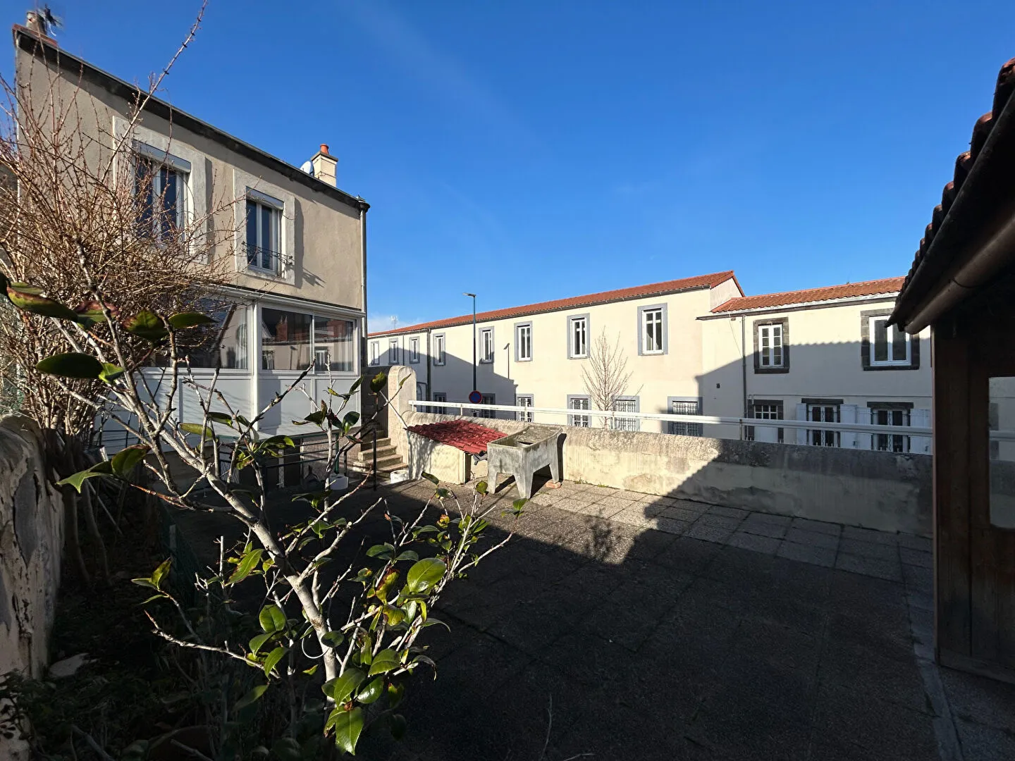 Maison de ville à vendre à Clermont-Ferrand - 54 m² avec terrasse 