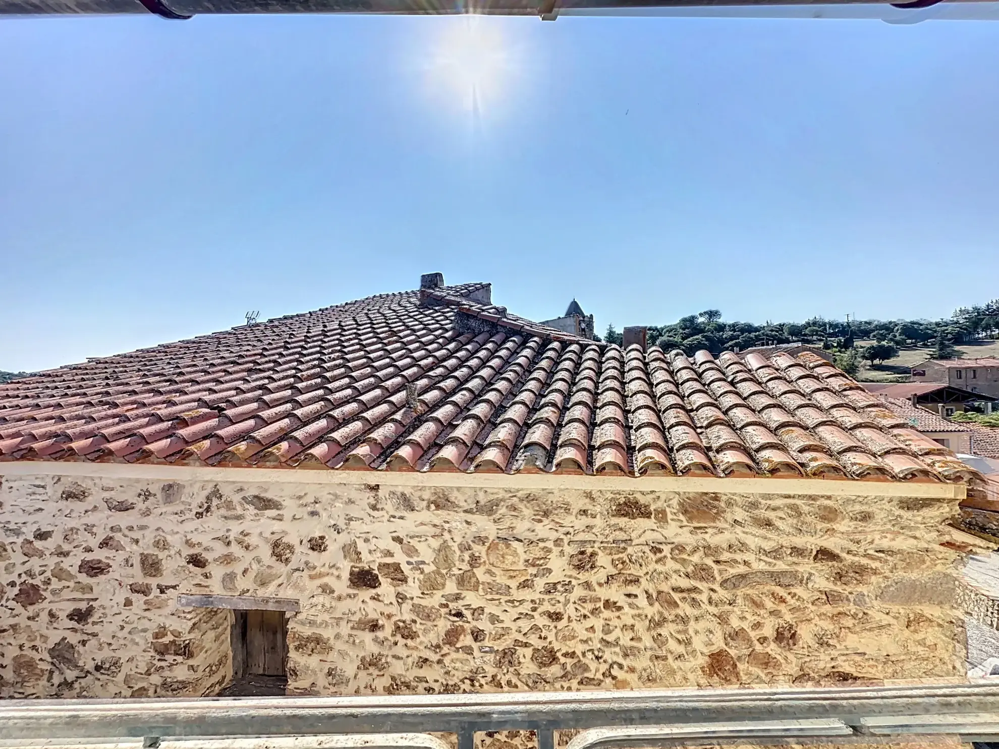 Maison de Village avec Terrasse et Garage à Oms 