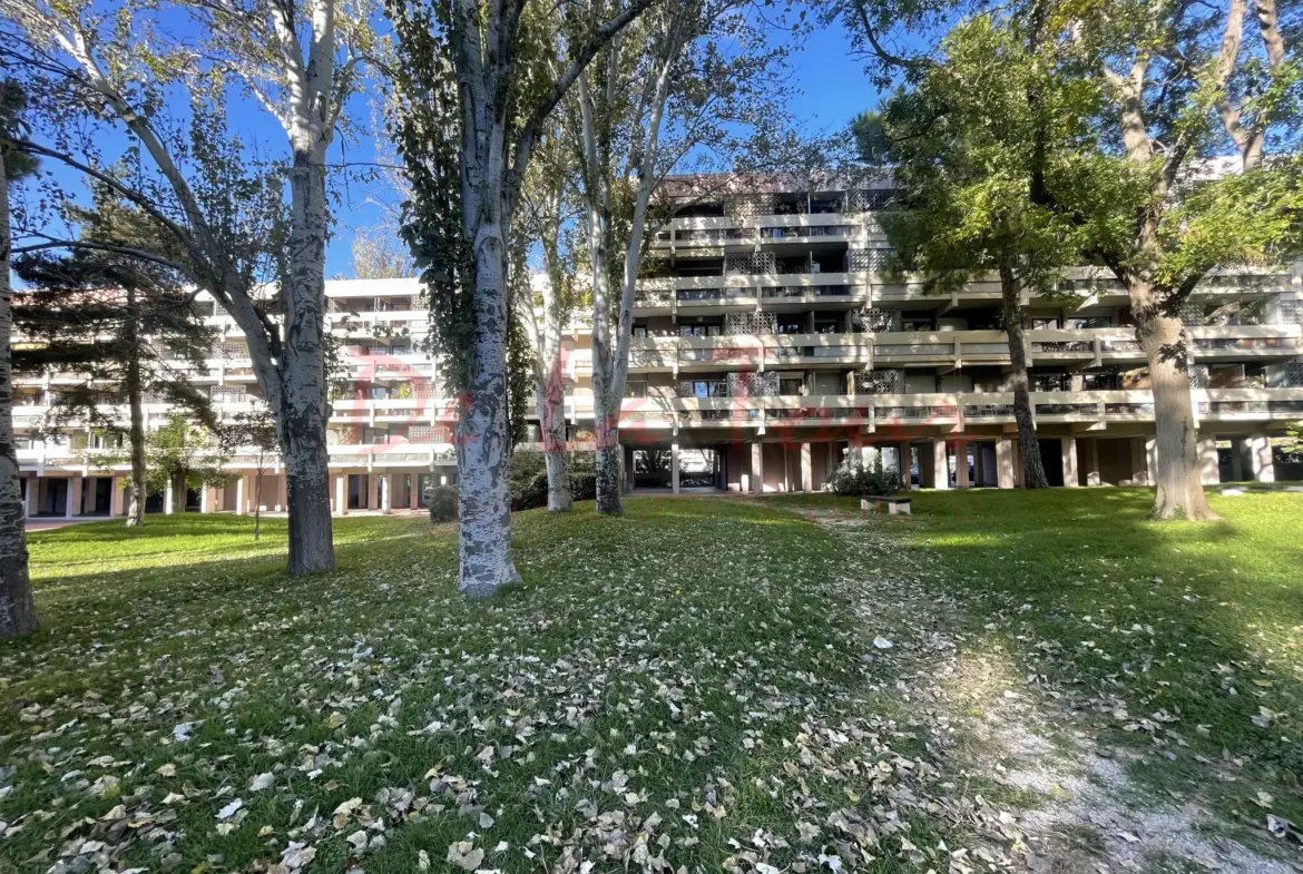 Appartement T2 lumineux avec balcons à Marseille 