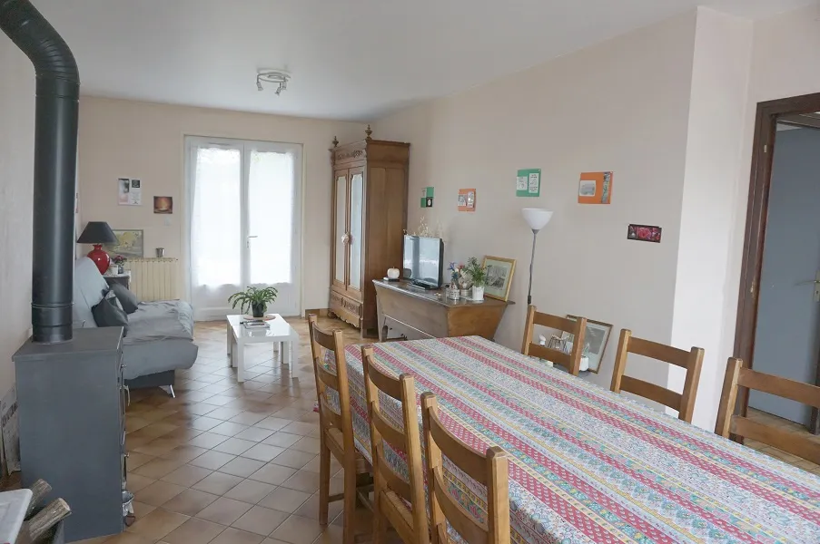 À vendre : Joli pavillon individuel sur sous-sol à Varenne St Germain 