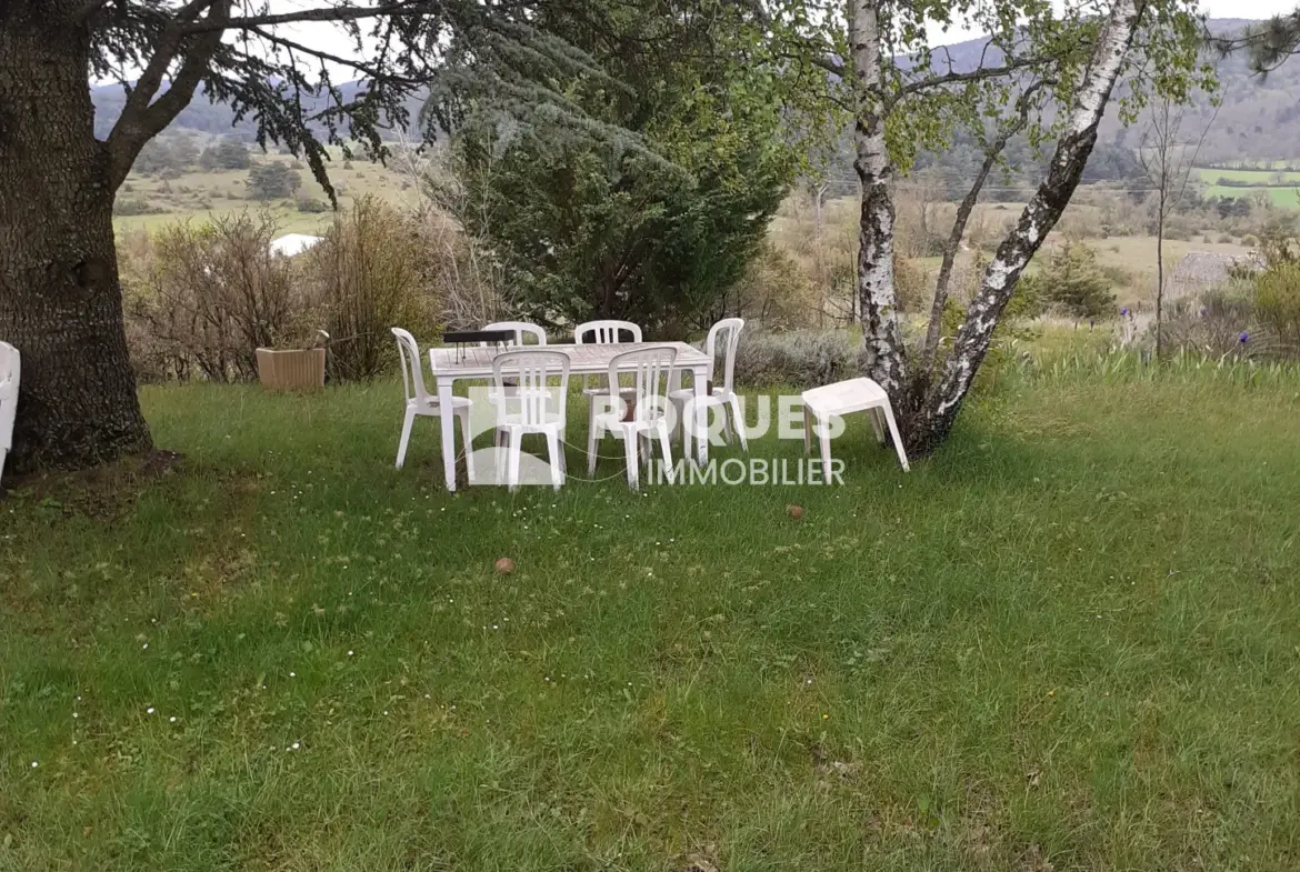 Maison spacieuse à vendre à Pierrefiche du Larzac - 95 m² avec terrain 