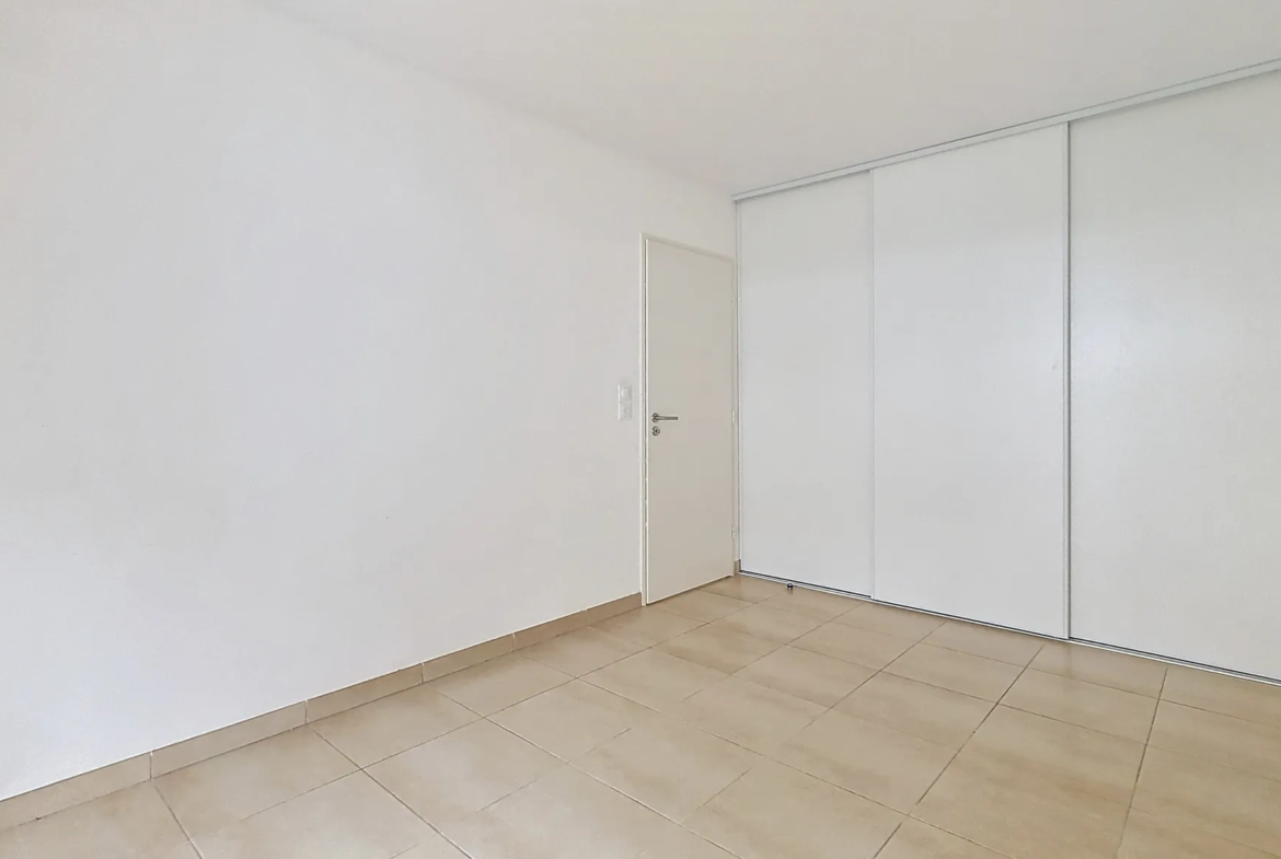 Charmant appartement à Gardanne avec garage et terrasse 