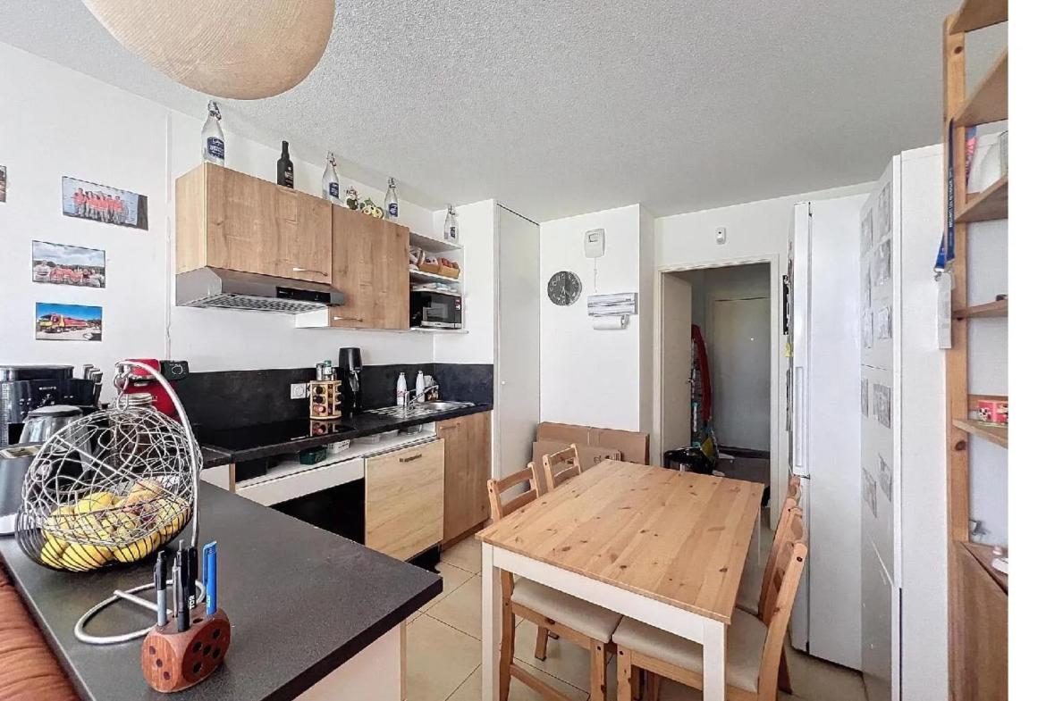 Charmant appartement à Gardanne avec garage et terrasse 